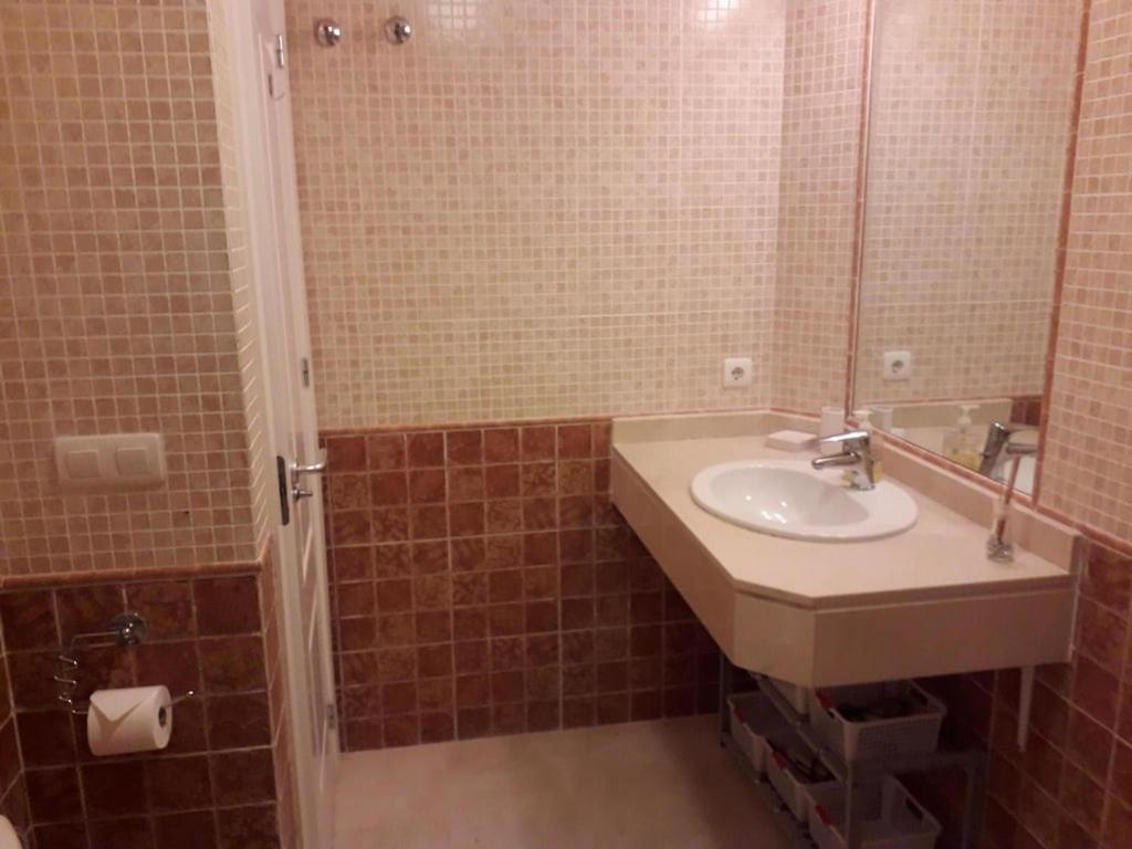 Duquesa Fairways, A Spacious Apartment With Fabulous Views And Facilities Manilva Eksteriør bilde
