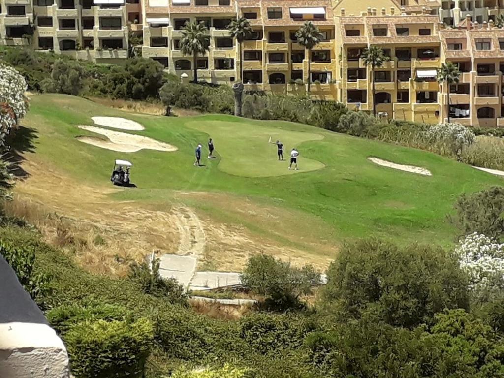 Duquesa Fairways, A Spacious Apartment With Fabulous Views And Facilities Manilva Eksteriør bilde
